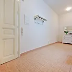 Louvre Apartment