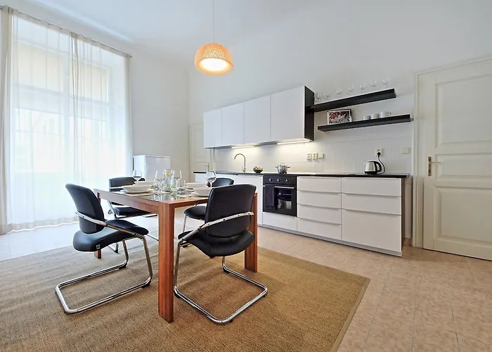 Louvre Apartment